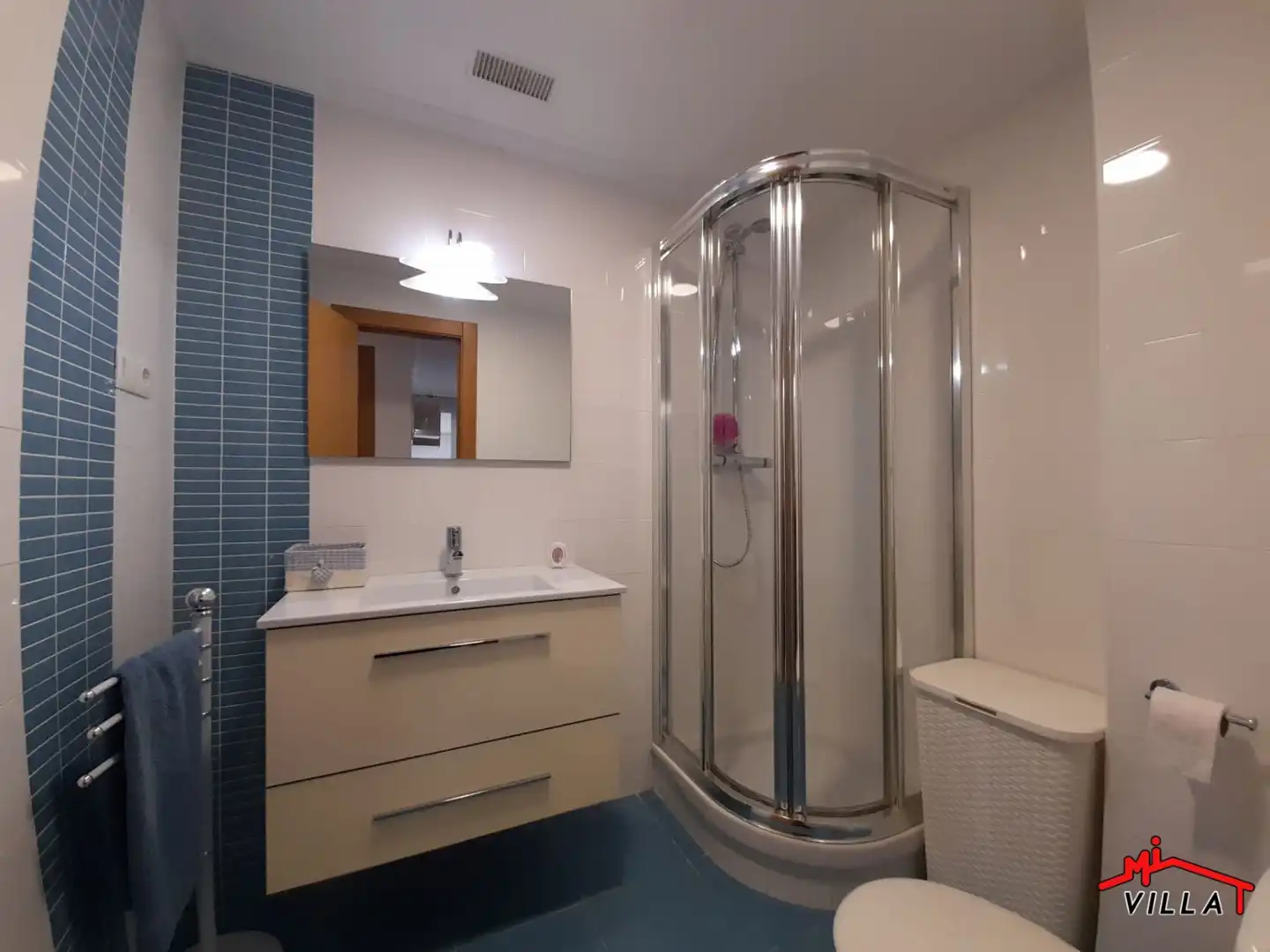 Baño de Piso de alquiler en Bárcena de Cicero con Calefacción, Amueblado y Balcón
