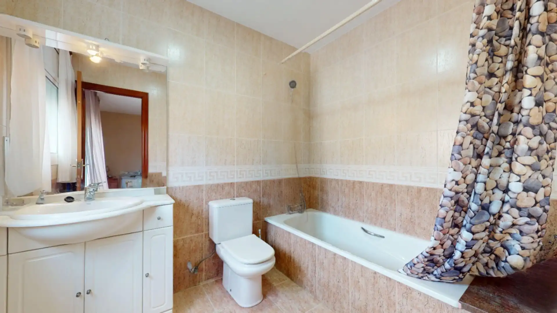Baño de Casa adosada en venta en Vilanova i la Geltrú con Calefacción y Terraza