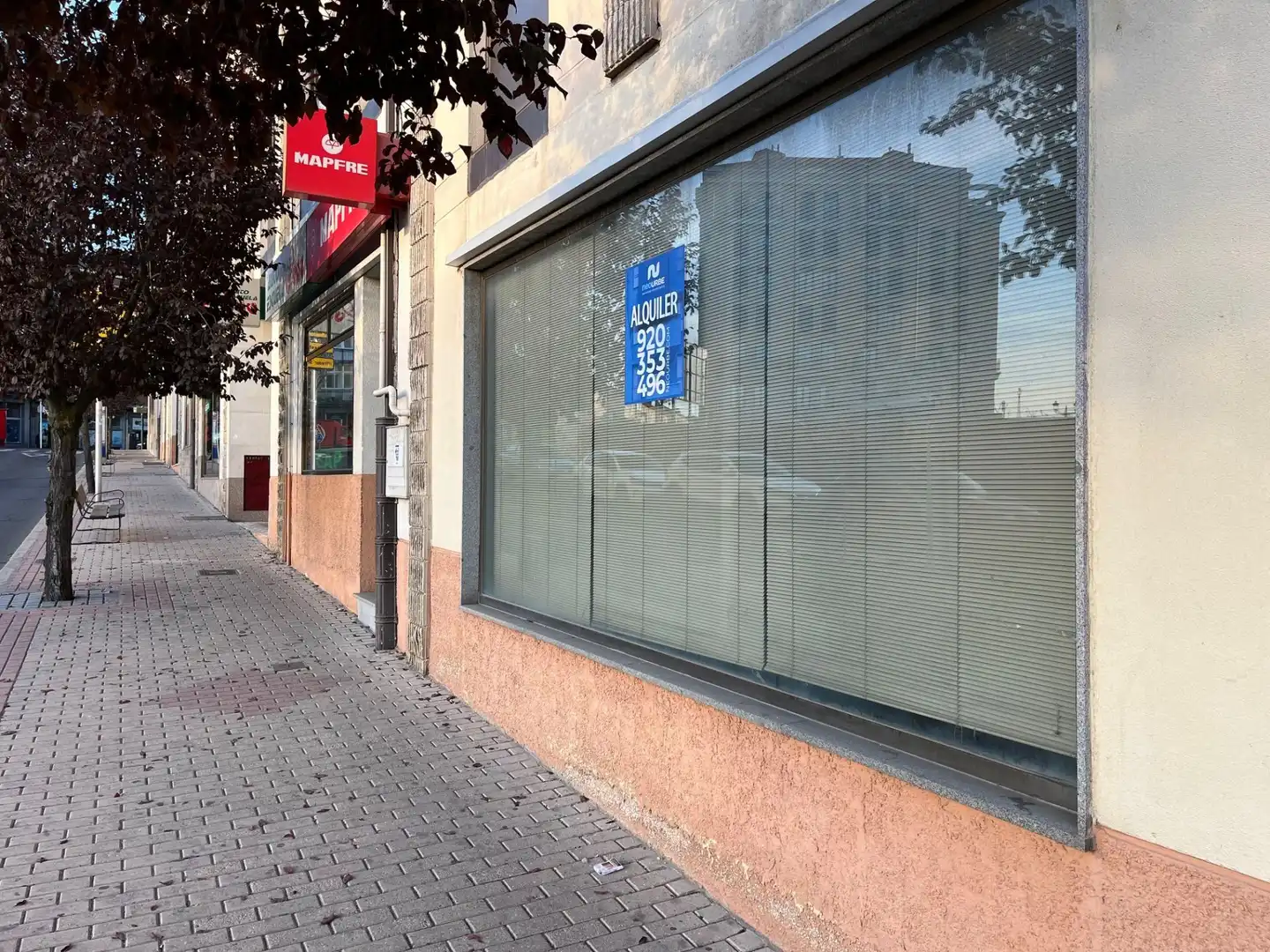 Vista exterior de Local de alquiler en Ávila