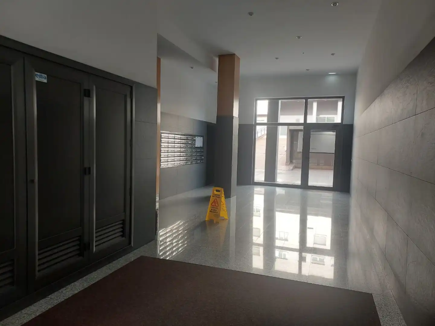 Piso de alquiler en Gijón  con Calefacción, Jardín privado y Parquet