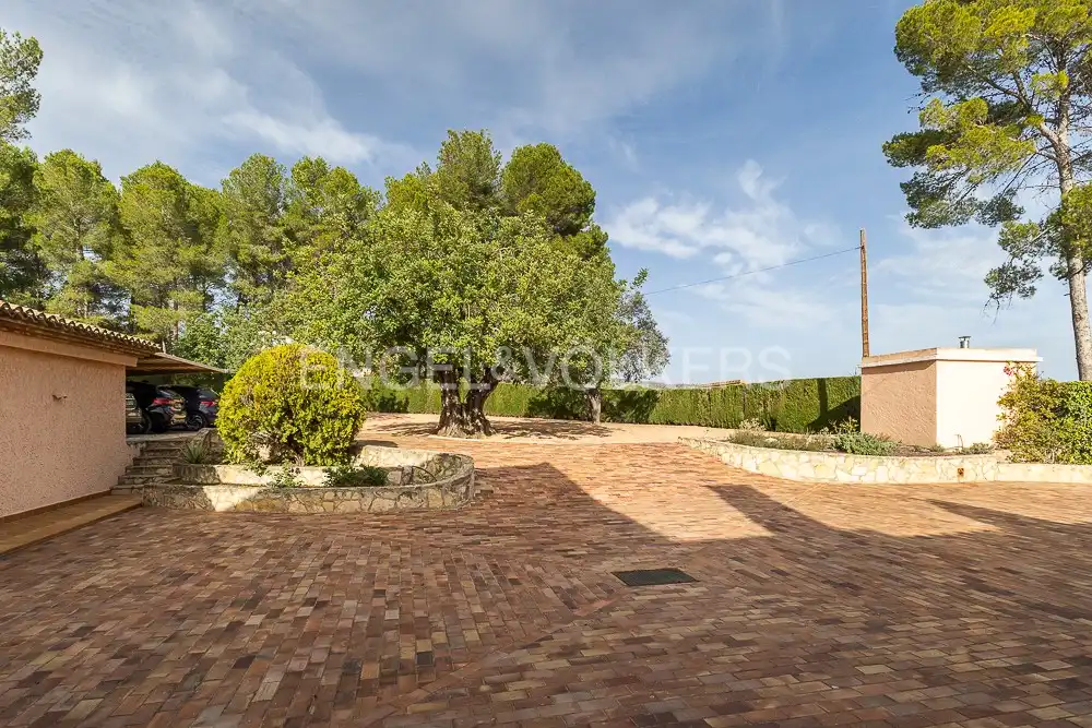 Vista exterior de Casa o xalet en venda en Ontinyent amb Calefacció, Jardí privat i Terrassa