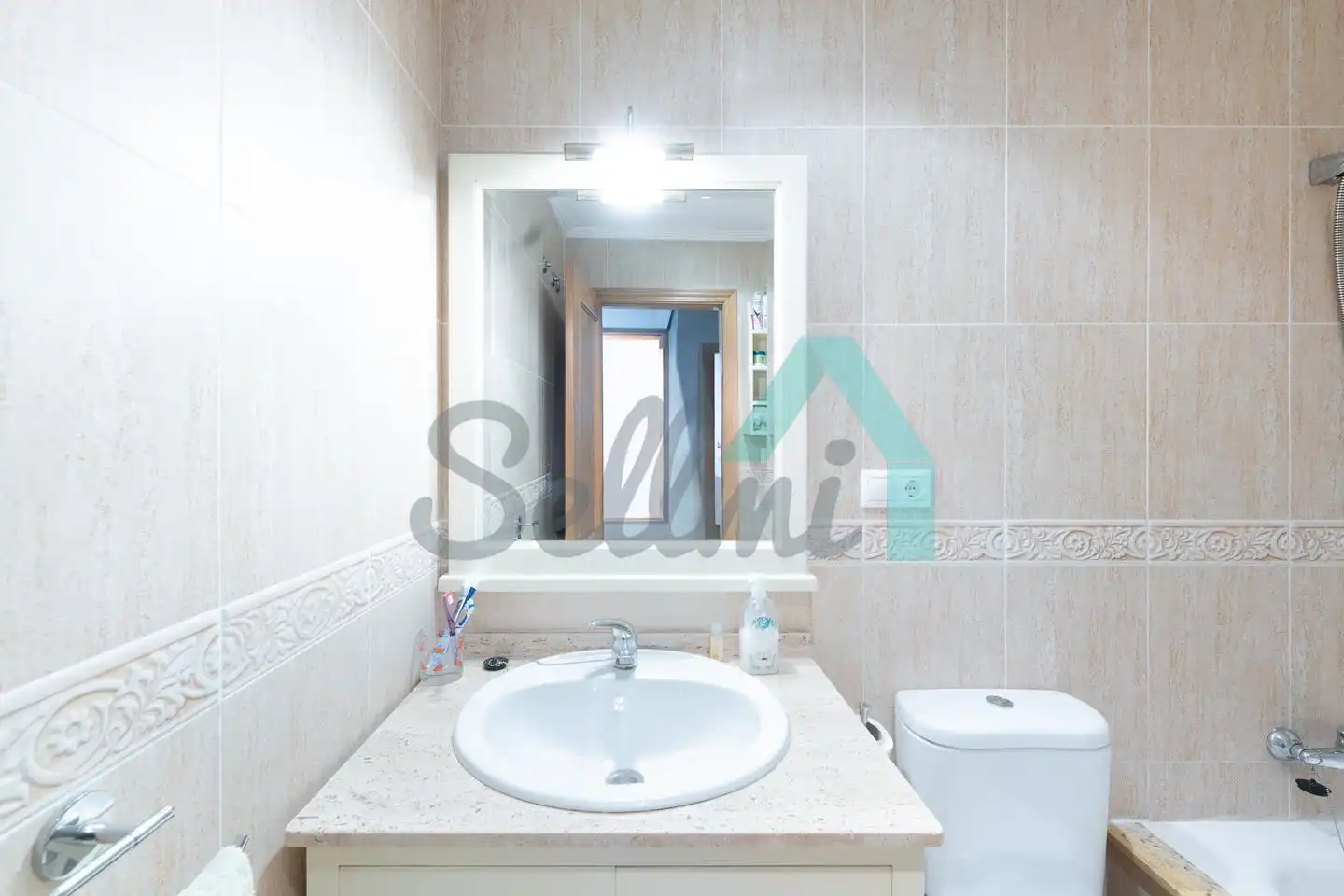 Bathroom of Flat for sale in Aller  with Heating and Storage room
