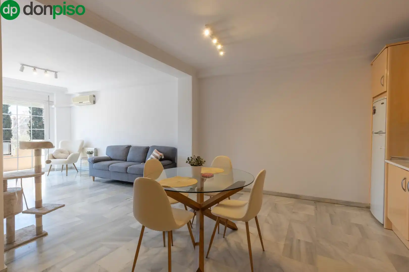 Dining room of Flat for sale in  Granada Capital  with Air Conditioner, Heating and Terrace