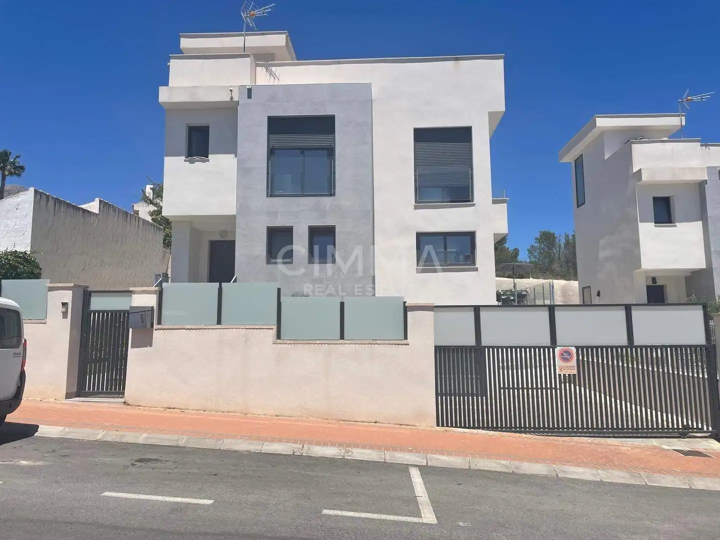 Vista exterior de Casa o chalet en venta en La Nucia con Aire acondicionado, Calefacción y Jardín privado