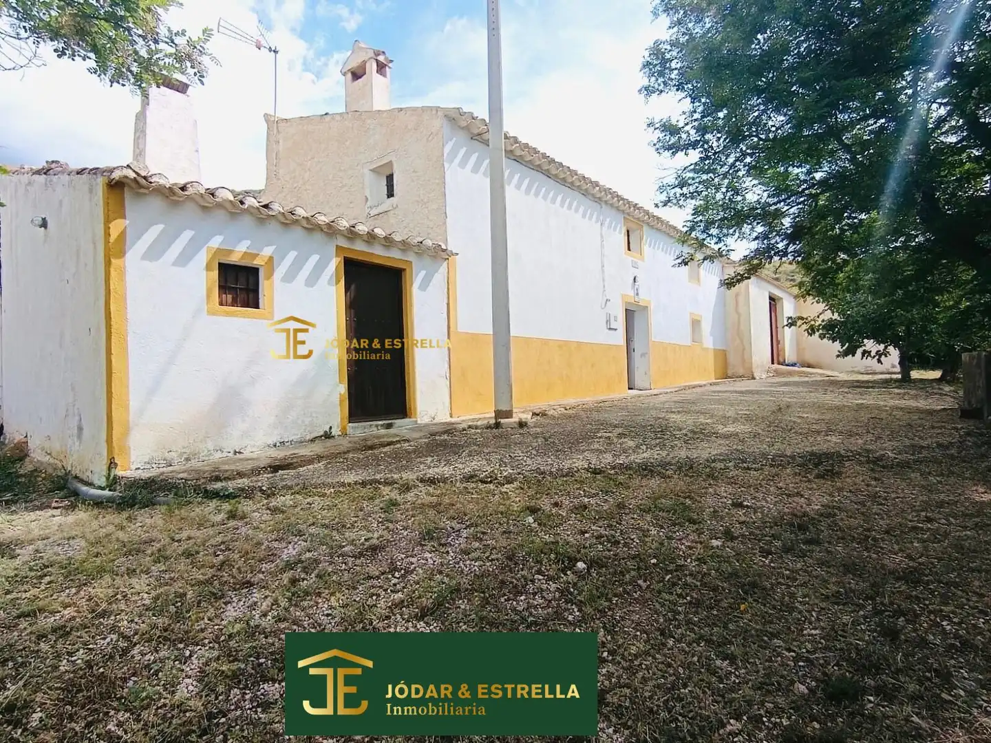 Vista exterior de Casa o xalet en venda en Lorca amb Jardí privat i Moblat