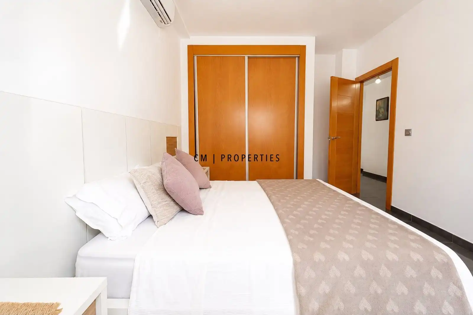 Habitación de Casa o chalet en venta en La Pobla de Vallbona con Aire acondicionado, Calefacción y Terraza