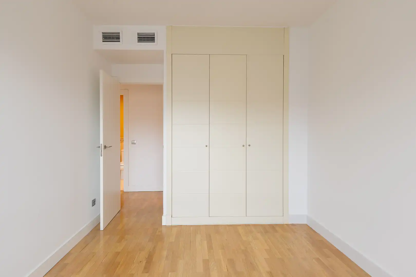 Habitación de Piso de alquiler en Pozuelo de Alarcón con Aire acondicionado, Calefacción y Jardín privado