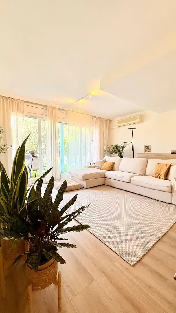 Sala d'estar de Casa adosada en venda en Cunit amb Aire condicionat, Calefacció i Jardí privat