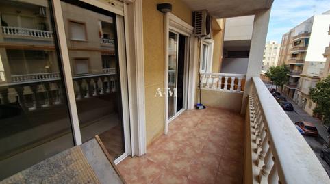 Foto 2 de Apartament en venda a Las Piscinas Naturales, Alicante