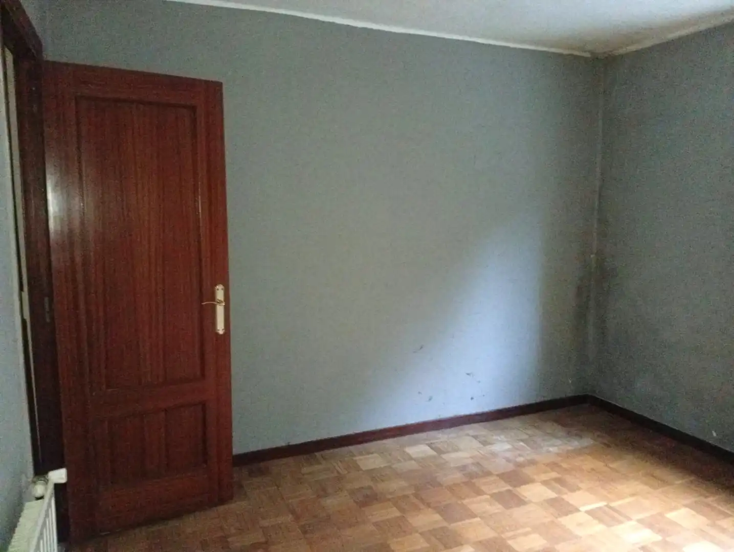Dormitori de Pis en venda en Lena amb Calefacció, Parquet i Traster