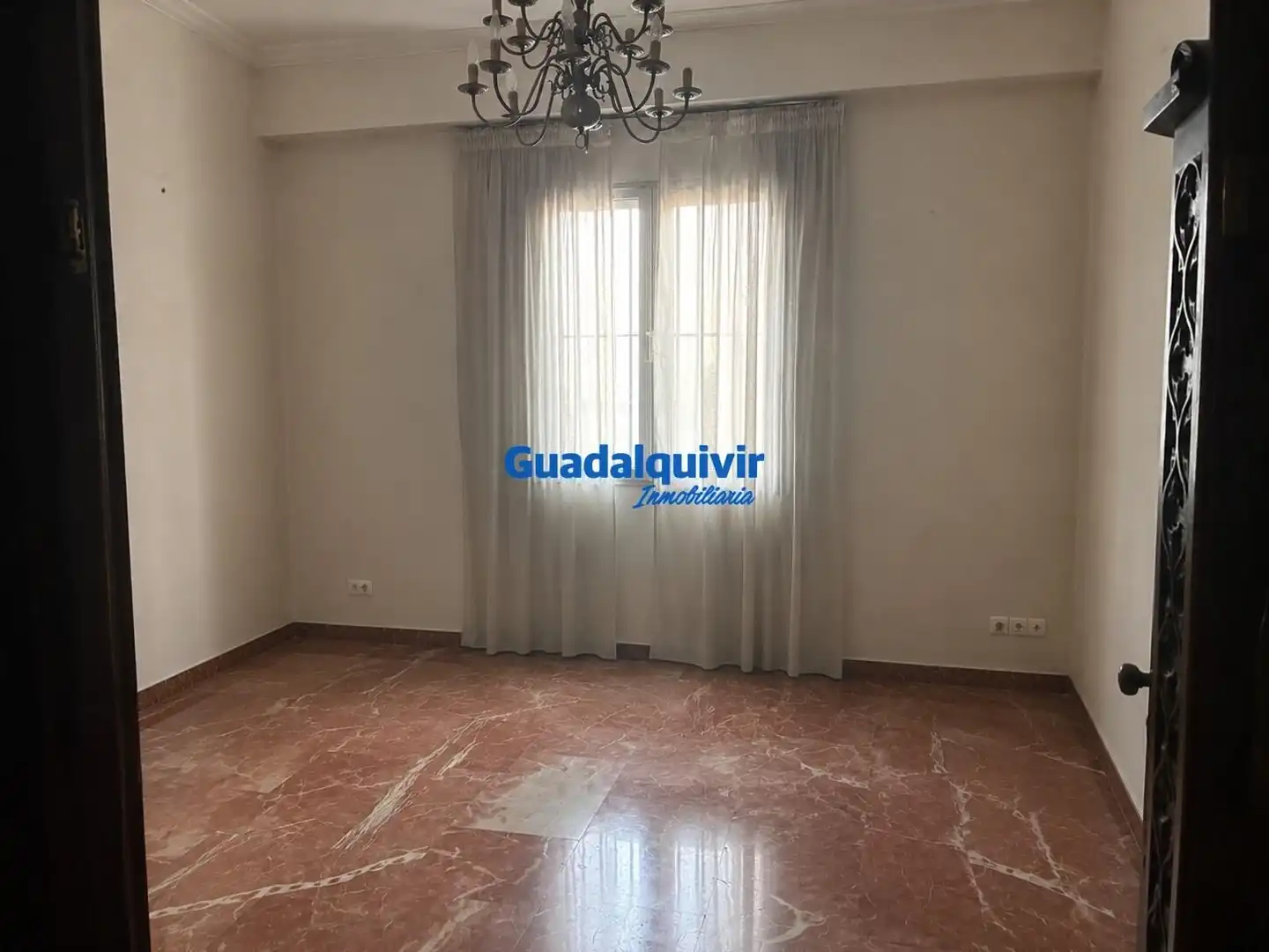 Sala de estar de Piso en venta en Sevilla con Terraza y Balcón
