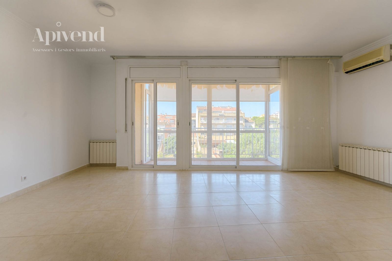 Pis en venda a San Pau, Creu de la Mà