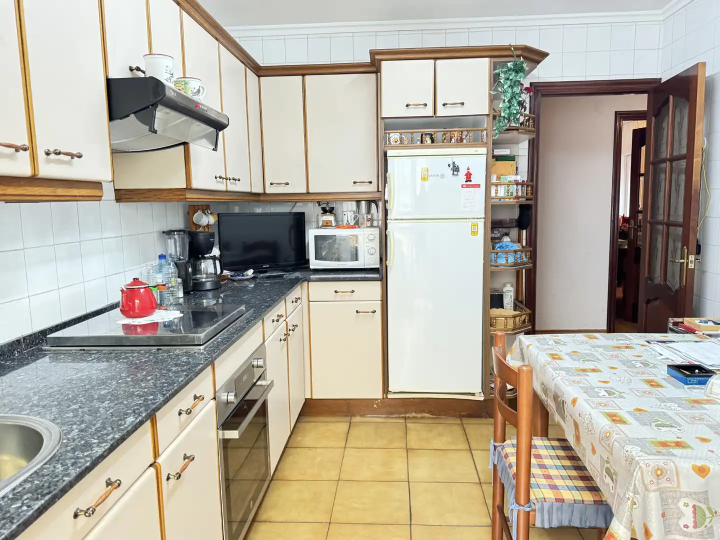 Cuina de Pis en venda en Corvera de Asturias amb Calefacció, Terrassa i Traster