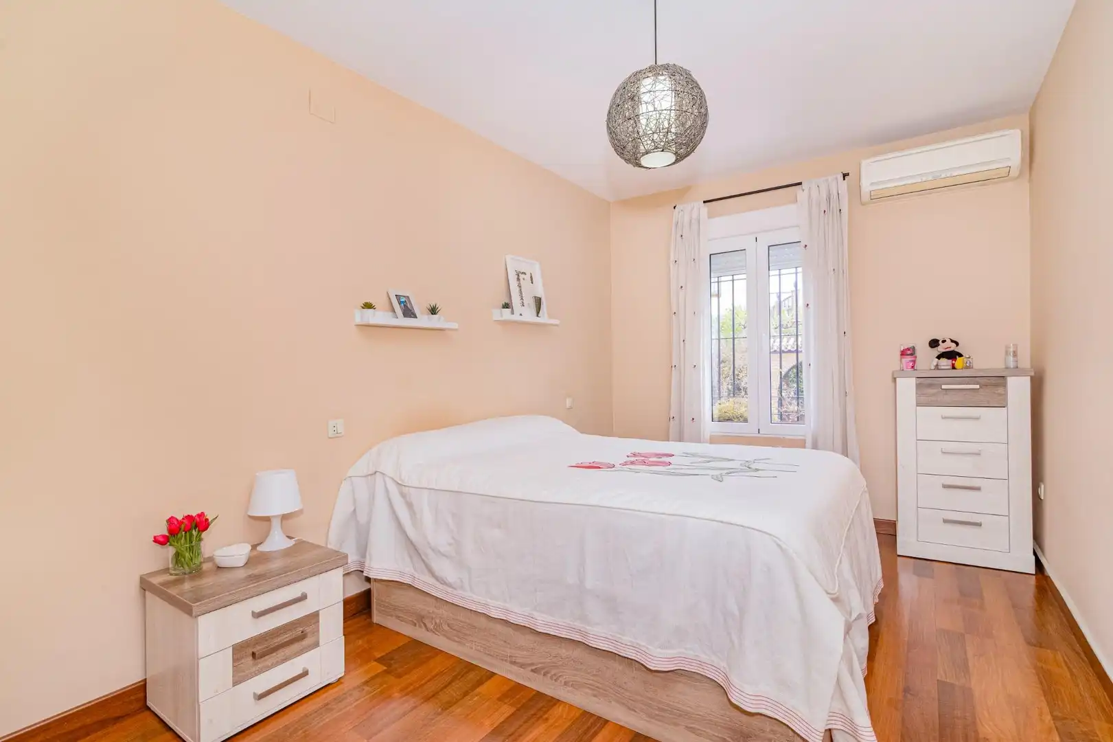 Habitación de Piso en venta en La Zubia con Aire acondicionado y Amueblado