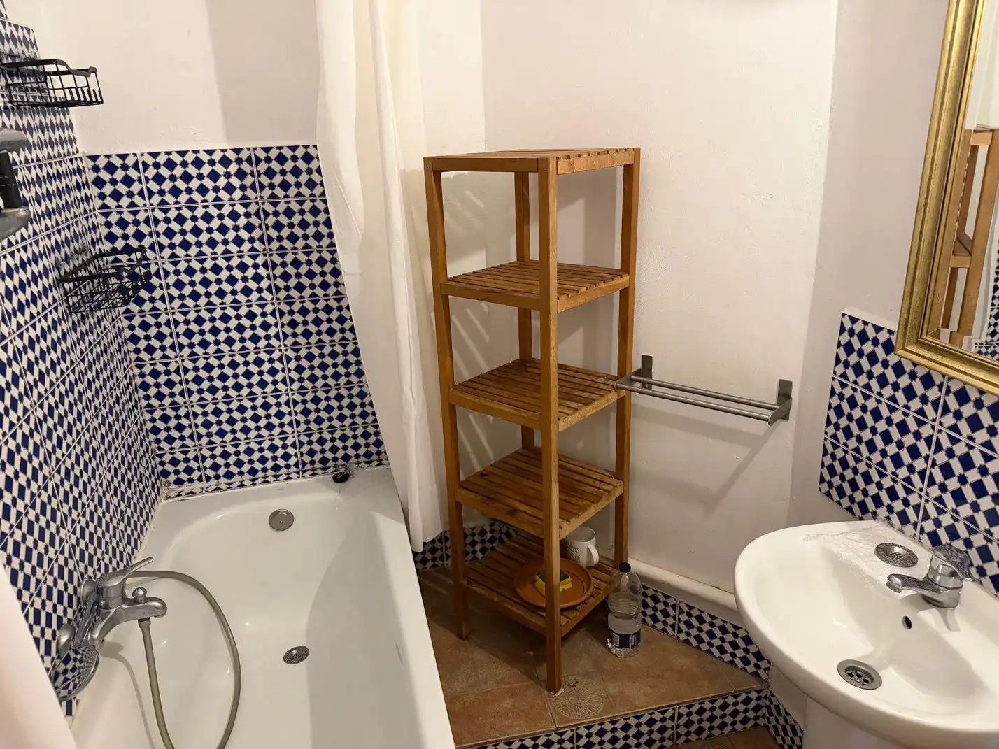 Piso con terraza en venta en Carrer de Sant Pere Més Baix 32, imagen 2