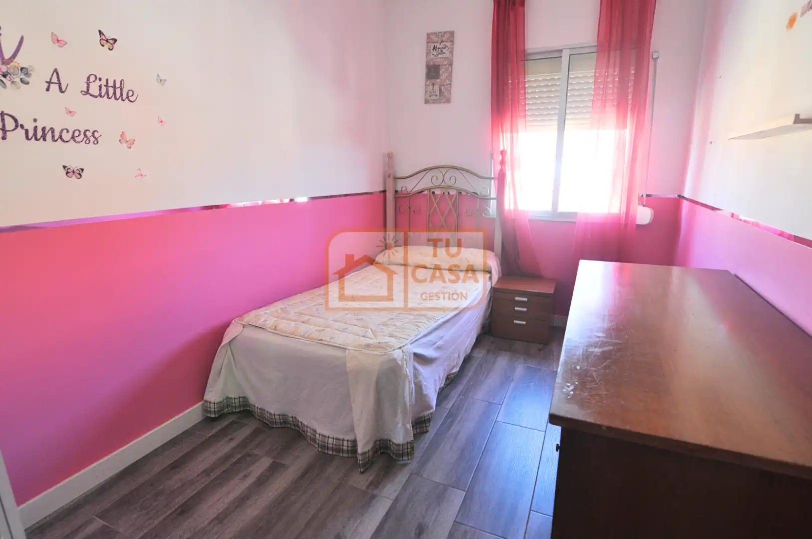 Schlafzimmer von Wohnung zur Miete in Cáceres mit Klimaanlage, Parkett und Möbliert