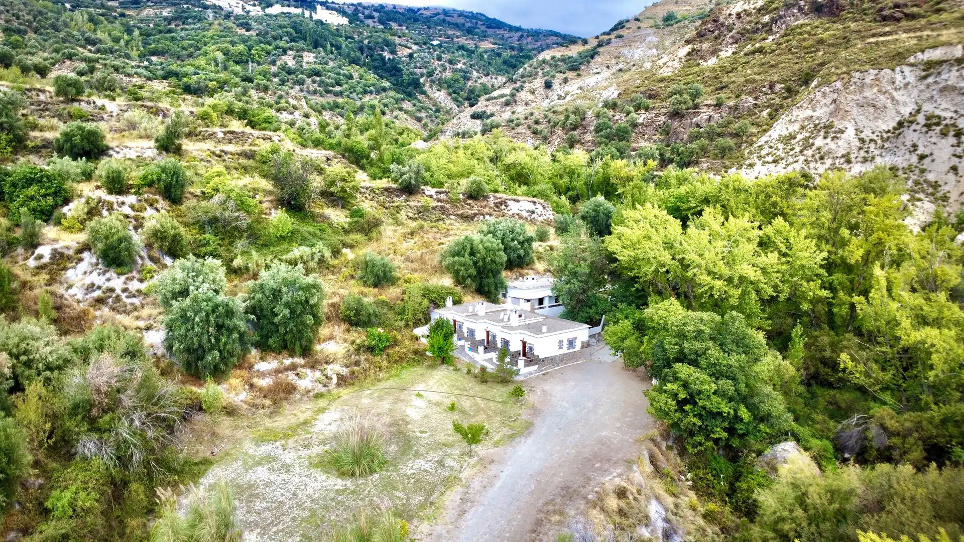 Vista exterior de Terreno en venta en Alpujarra de la Sierra