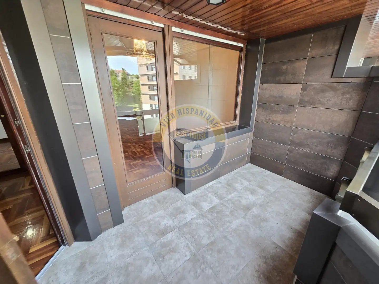 Terraza de Piso de alquiler en Vigo  con Calefacción, Parquet y Balcón