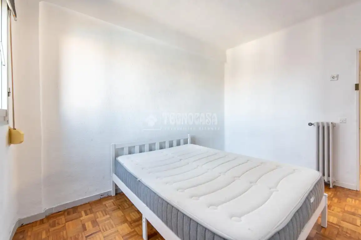 Habitación de Piso en venta en Madrid con Calefacción