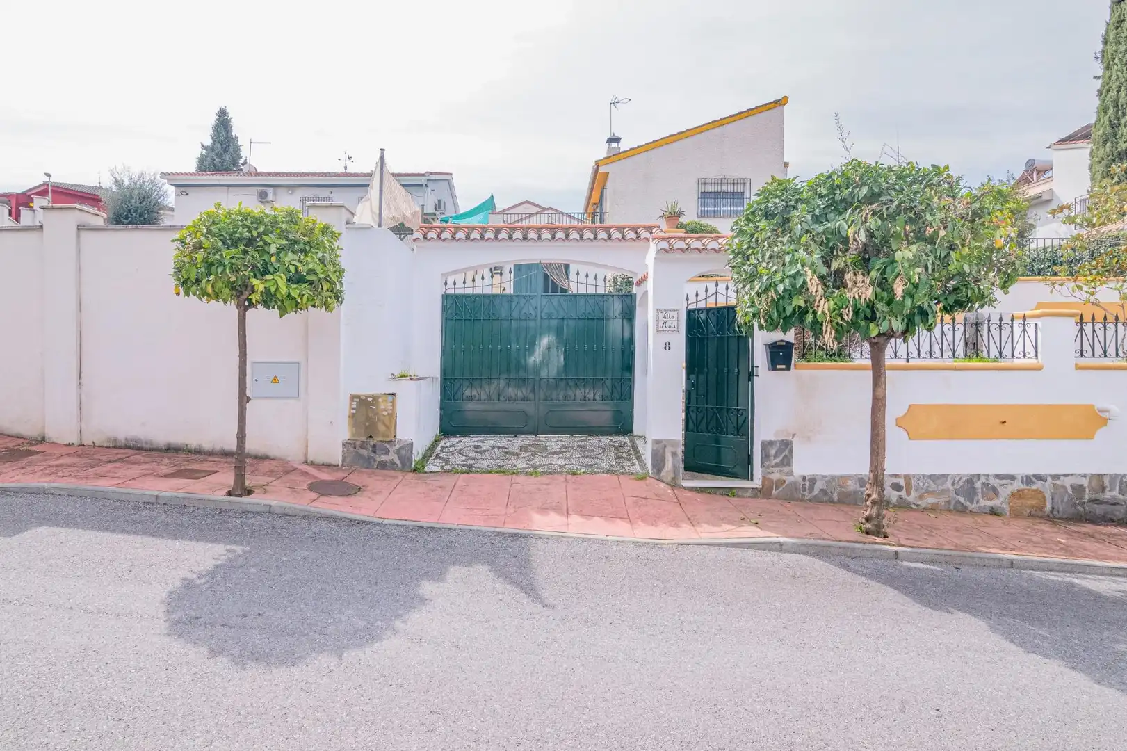 Vista exterior de Casa o chalet en venta en Peligros con Terraza, Piscina y Amueblado