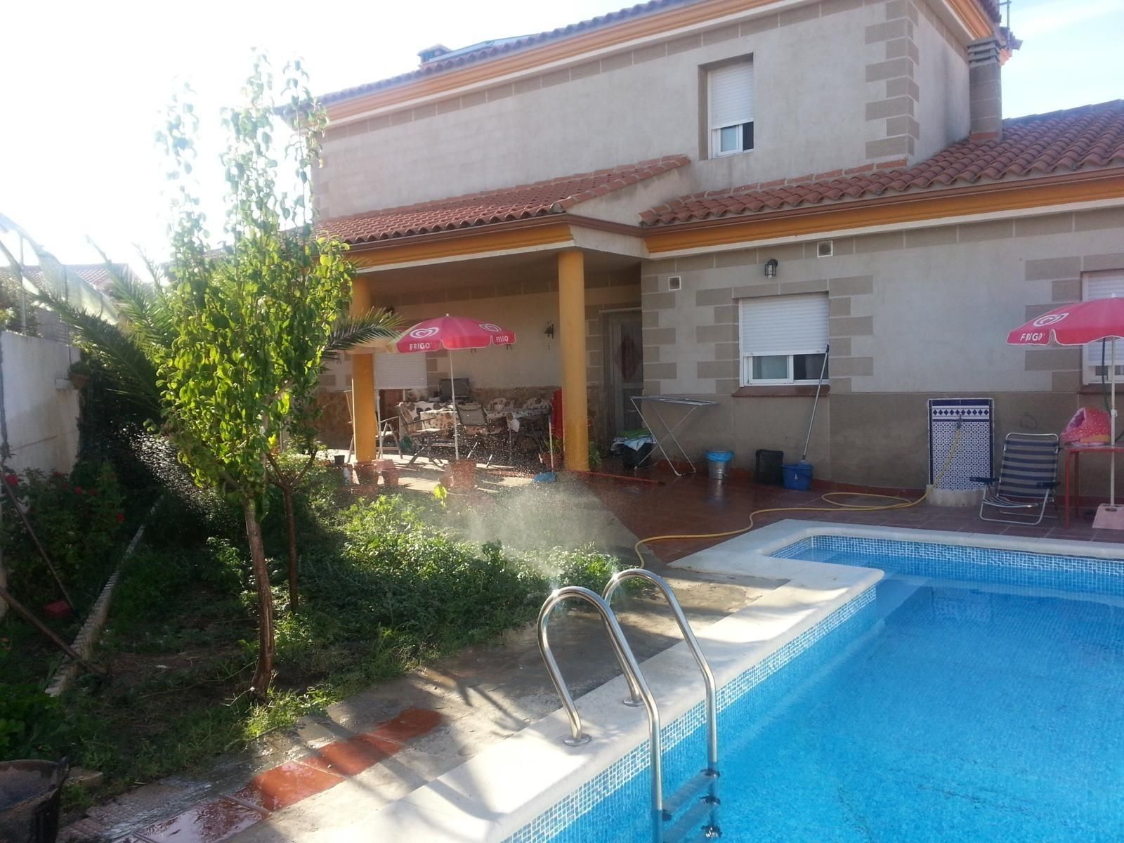 Swimming pool of House or chalet for sale in Aldea del Cano  with Air Conditioner, Terrace and Swimming Pool