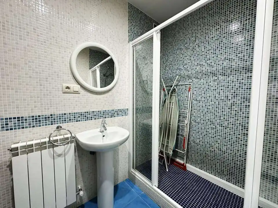 Badezimmer von Wohnung zur Miete in Toledo mit Klimaanlage, Heizung und Terrasse
