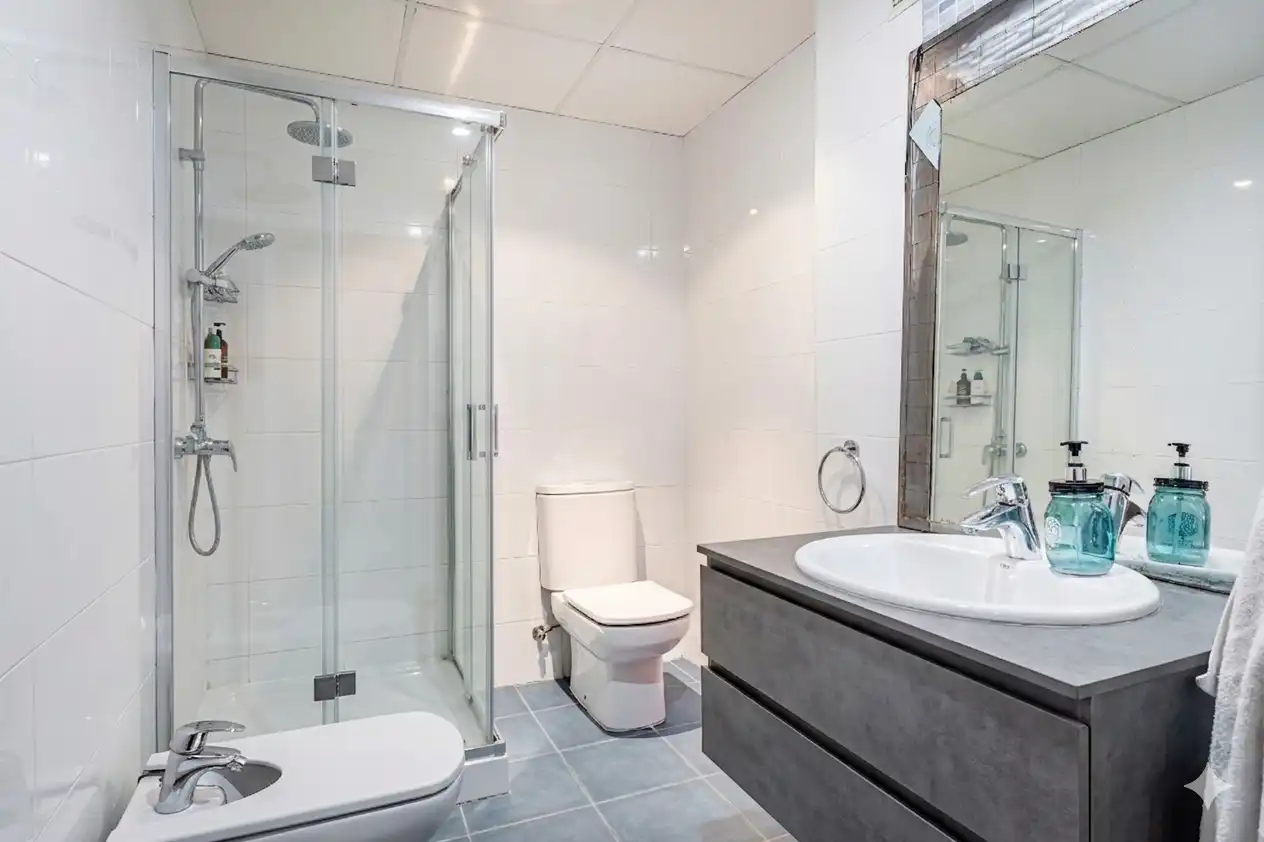 Baño de Estudio en venta en Valencia con Aire acondicionado, Calefacción y Amueblado