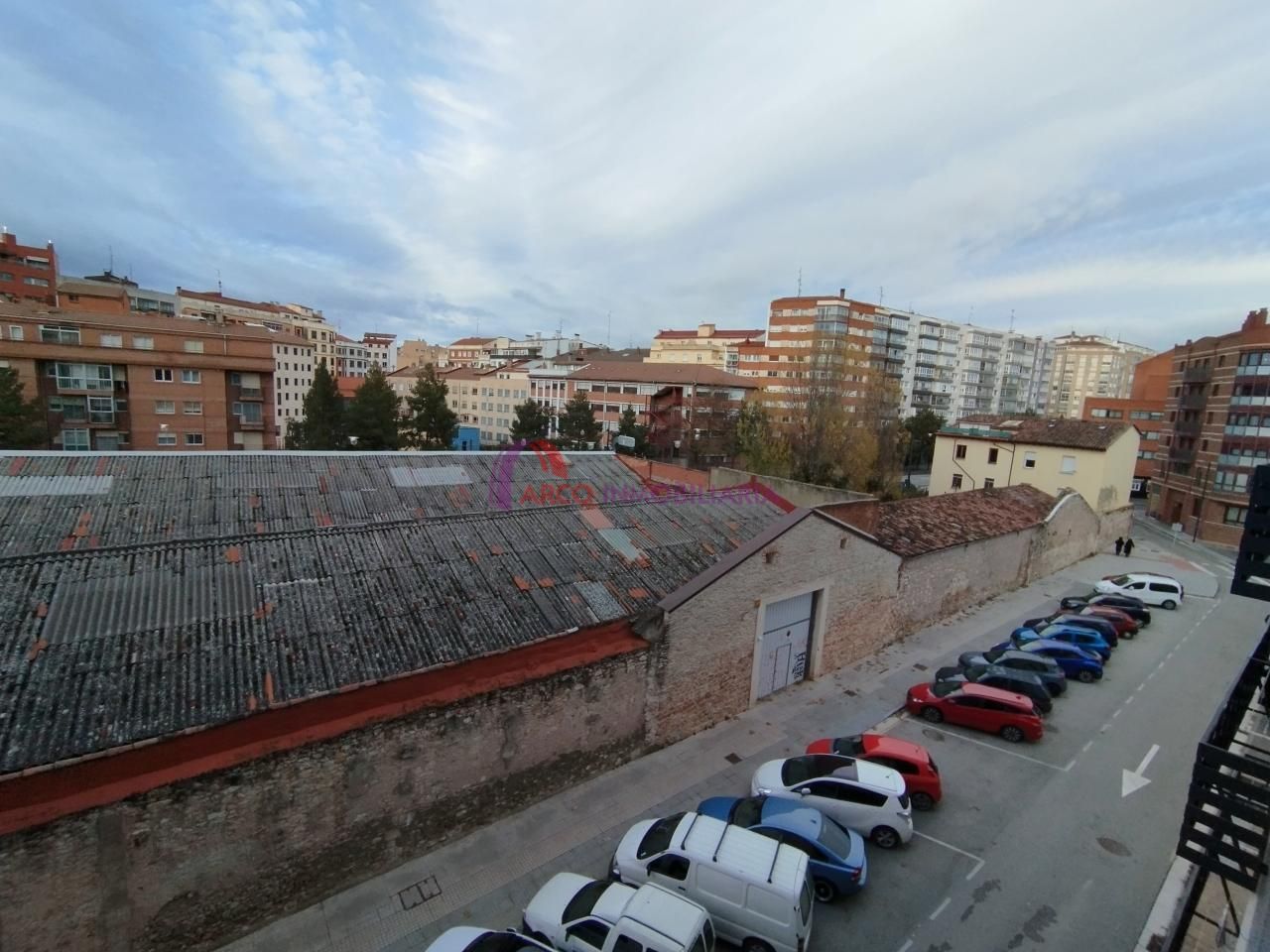 Vista exterior de Pis en venda en Burgos Capital amb Calefacció, Parquet i Terrassa