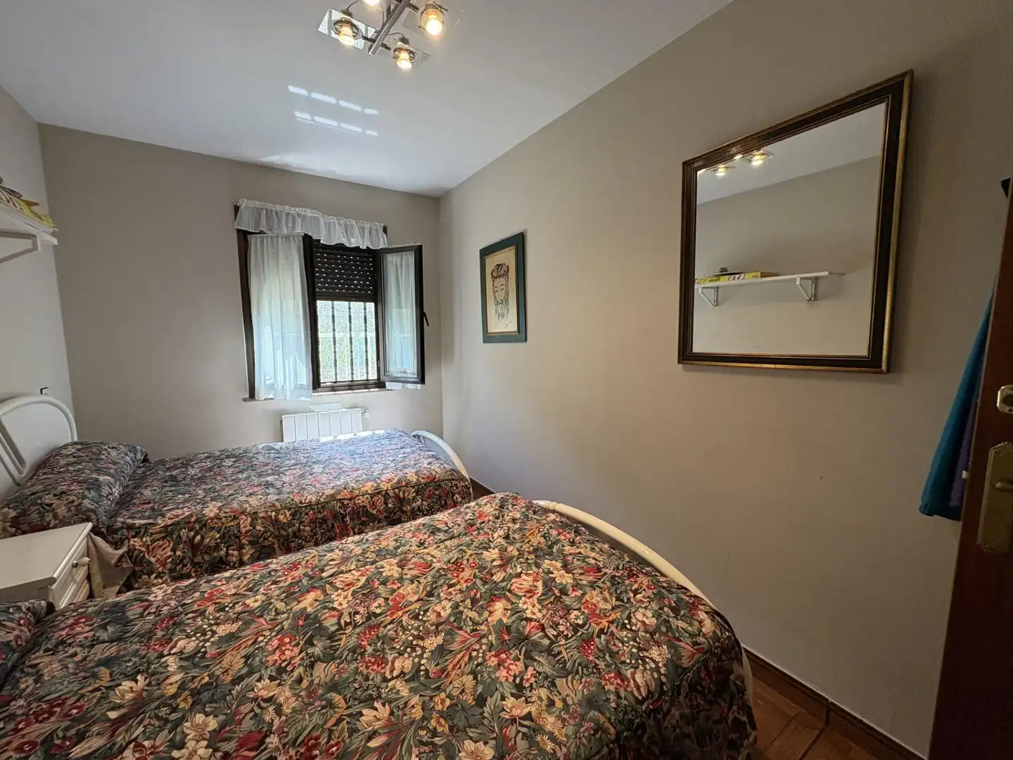 Habitación de Edificio en venta en Aller