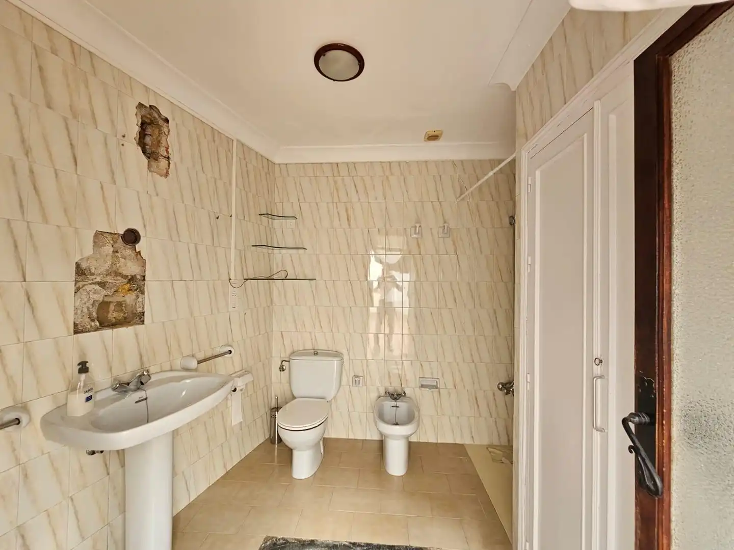 Bathroom of Houses for sale in Osuna