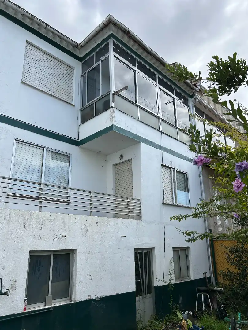 Vista exterior de Casa adosada en venda en Redondela amb Calefacció i Moblat