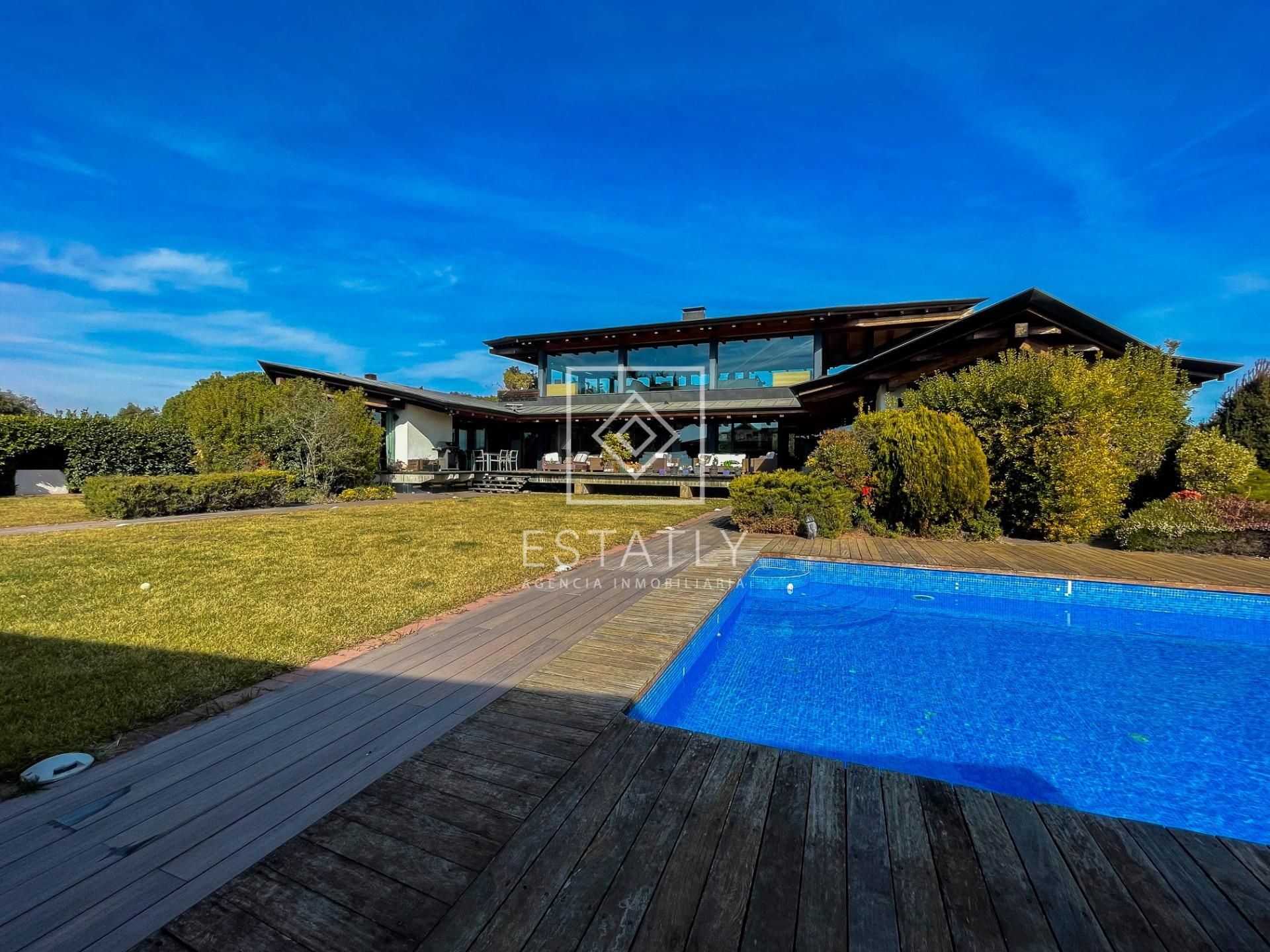 Vista exterior de Casa o xalet en venda en Girona Capital amb Aire condicionat, Calefacció i Terrassa