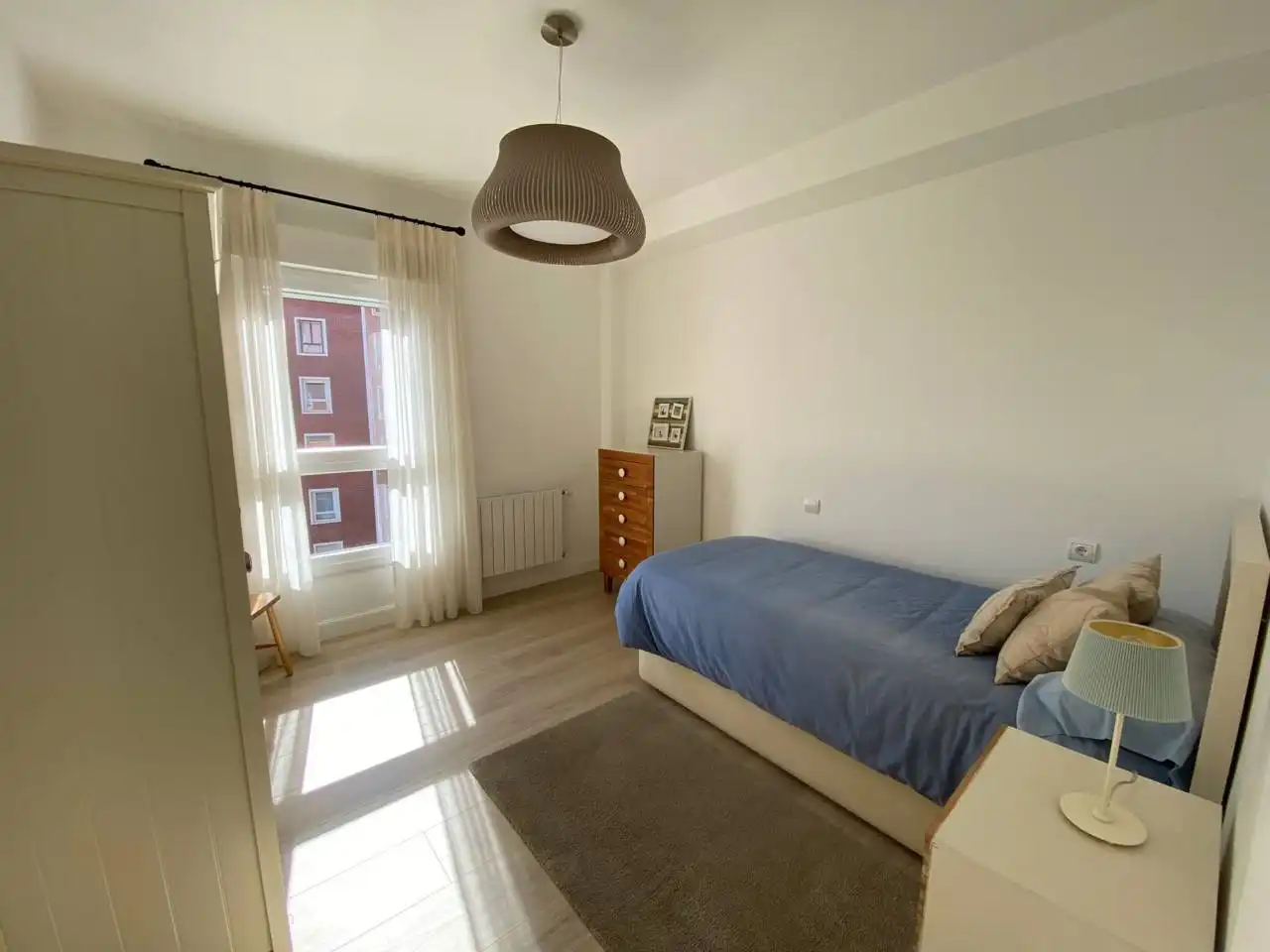 Schlafzimmer von Wohnung zur Miete in Santander mit Heizung und Möbliert
