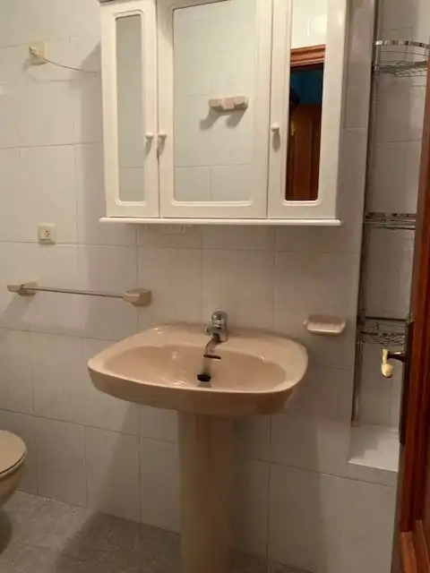 Bany de Pis de lloguer en Narón amb Calefacció, Parquet i Terrassa