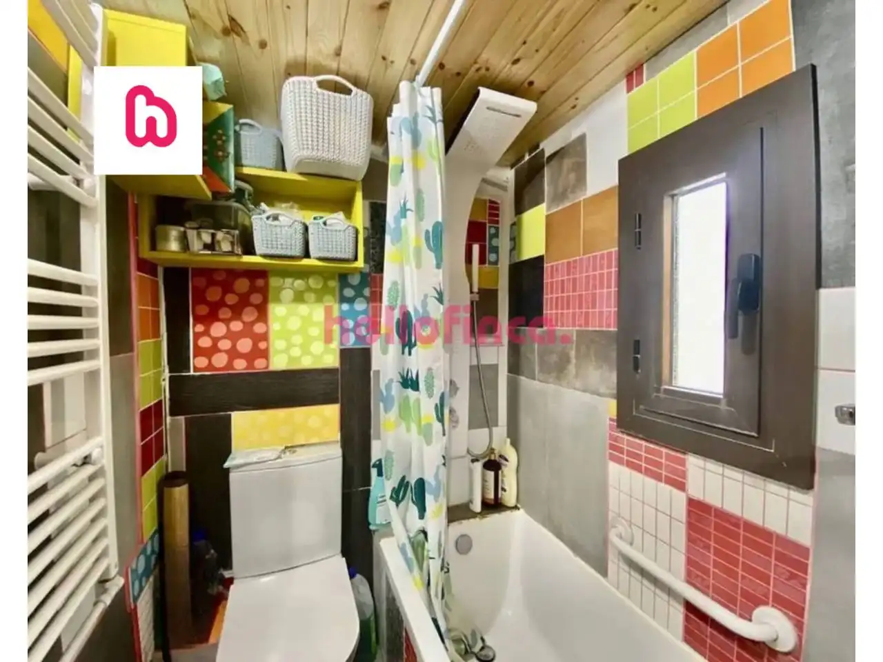 Baño de Dúplex en venta en Sant Joan Les Fonts con Aire acondicionado, Calefacción y Parquet