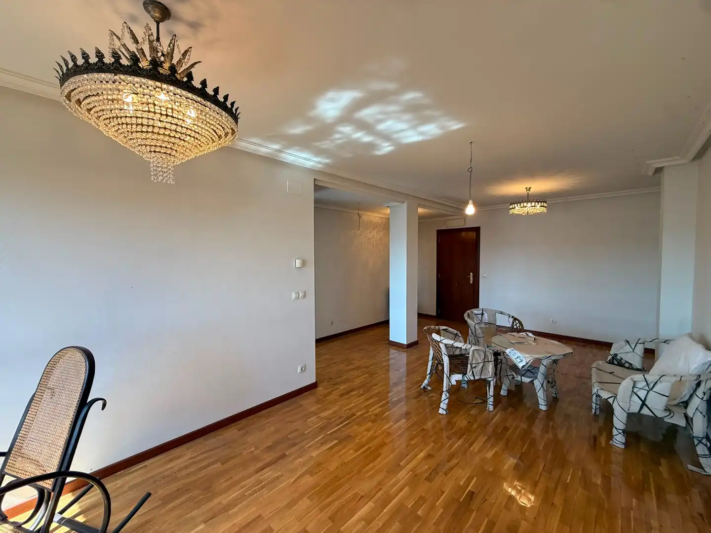 Comedor de Piso en venta en Oviedo  con Calefacción y Trastero