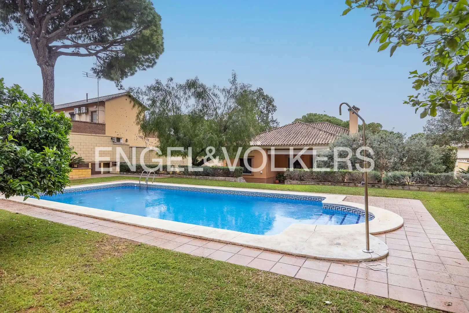 Piscina de Casa o xalet en venda en Alcalá de Guadaira amb Aire condicionat, Calefacció i Jardí privat