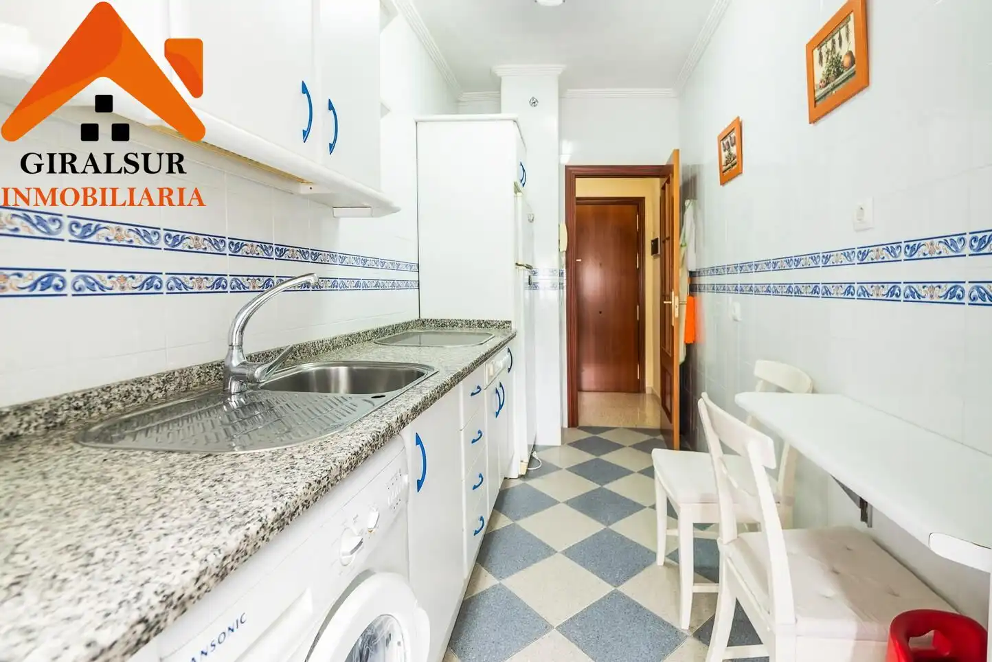 Kitchen of Flat for sale in Sevilla  with Air Conditioner, Storage room and Balcony