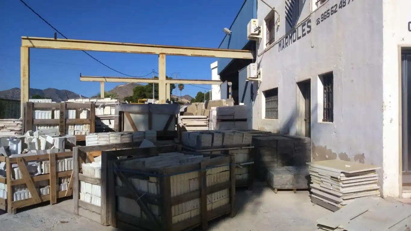 Vista exterior de Casa o xalet en venda en Badajoz amb Jardí privat, Terrassa i Traster
