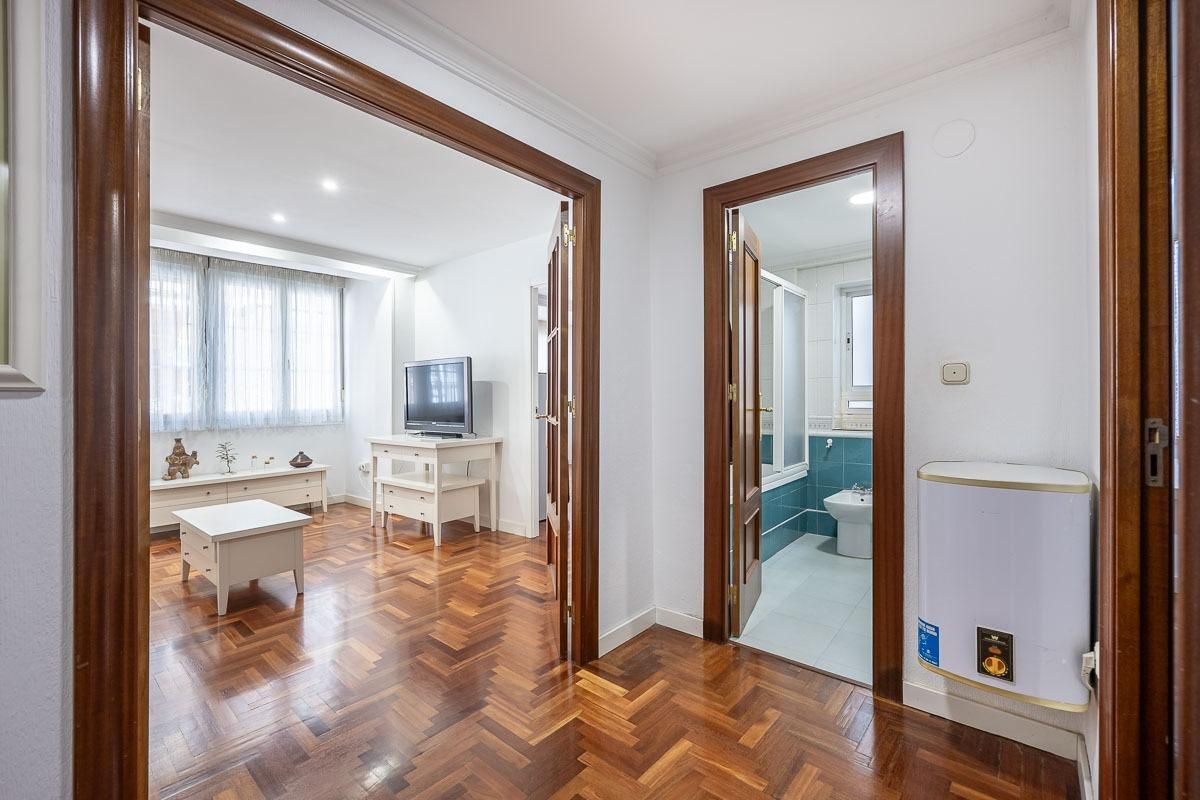 Pis en venda en  Granada Capital amb Aire condicionat, Calefacció i Parquet