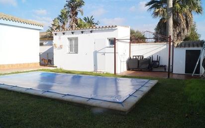 Piscina de Casa o xalet en venda en Chiclana de la Frontera amb Calefacció, Jardí privat i Traster