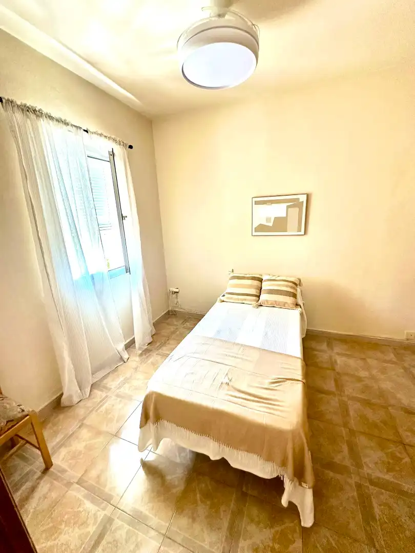 Schlafzimmer von Wohnung zur Miete in Linares mit Möbliert, Ofen und Waschmaschine