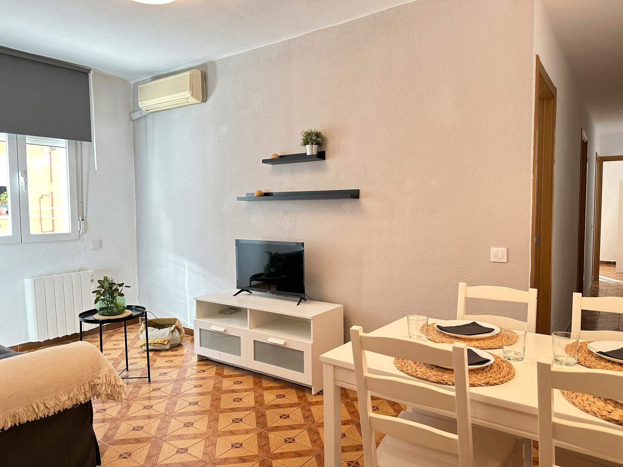 Living room of Flat to rent in  Madrid Capital  with Air Conditioner, Heating and Furnished