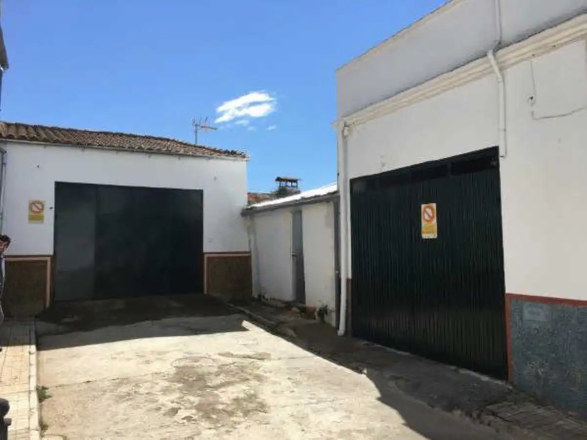 Vista exterior de Casa adosada en venda en Constantina