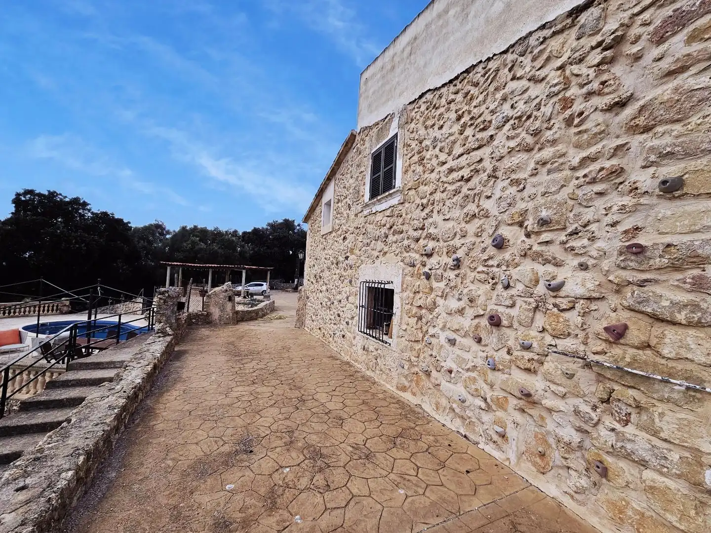 Vista exterior de Casa o xalet en venda en Lloret de Vistalegre amb Aire condicionat, Traster i Piscina