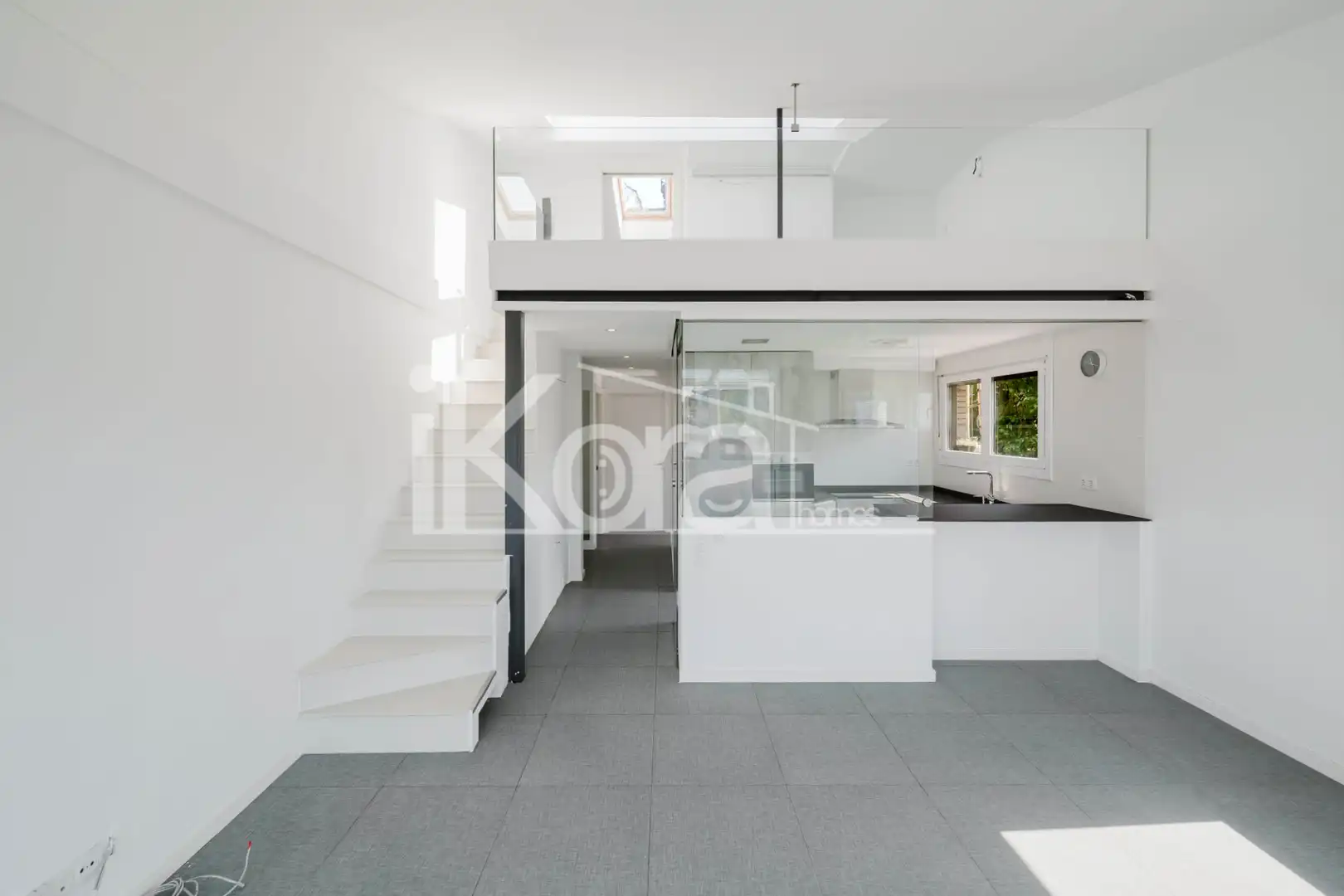 Küche von Maisonette zum Verkauf in Donostia - San Sebastián  mit Ofen, Waschmaschine und Mikrowelle
