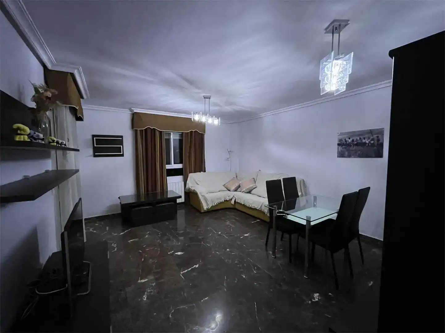 Sala d'estar de Pis en venda en Linares amb Aire condicionat i Balcó