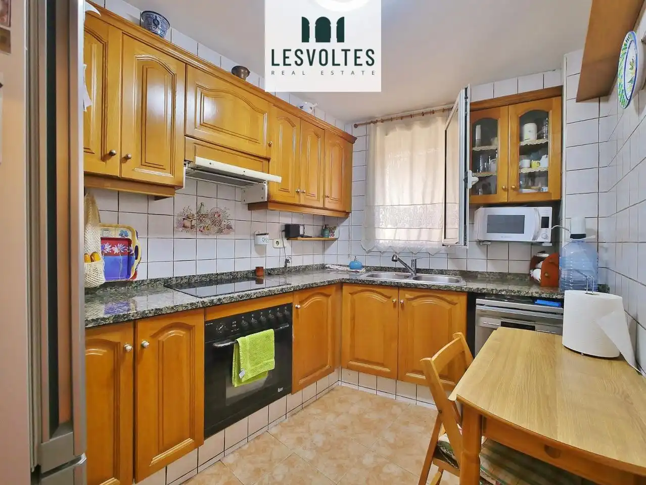 Cocina de Casa adosada en venta en Palamós con Aire acondicionado, Calefacción y Jardín privado