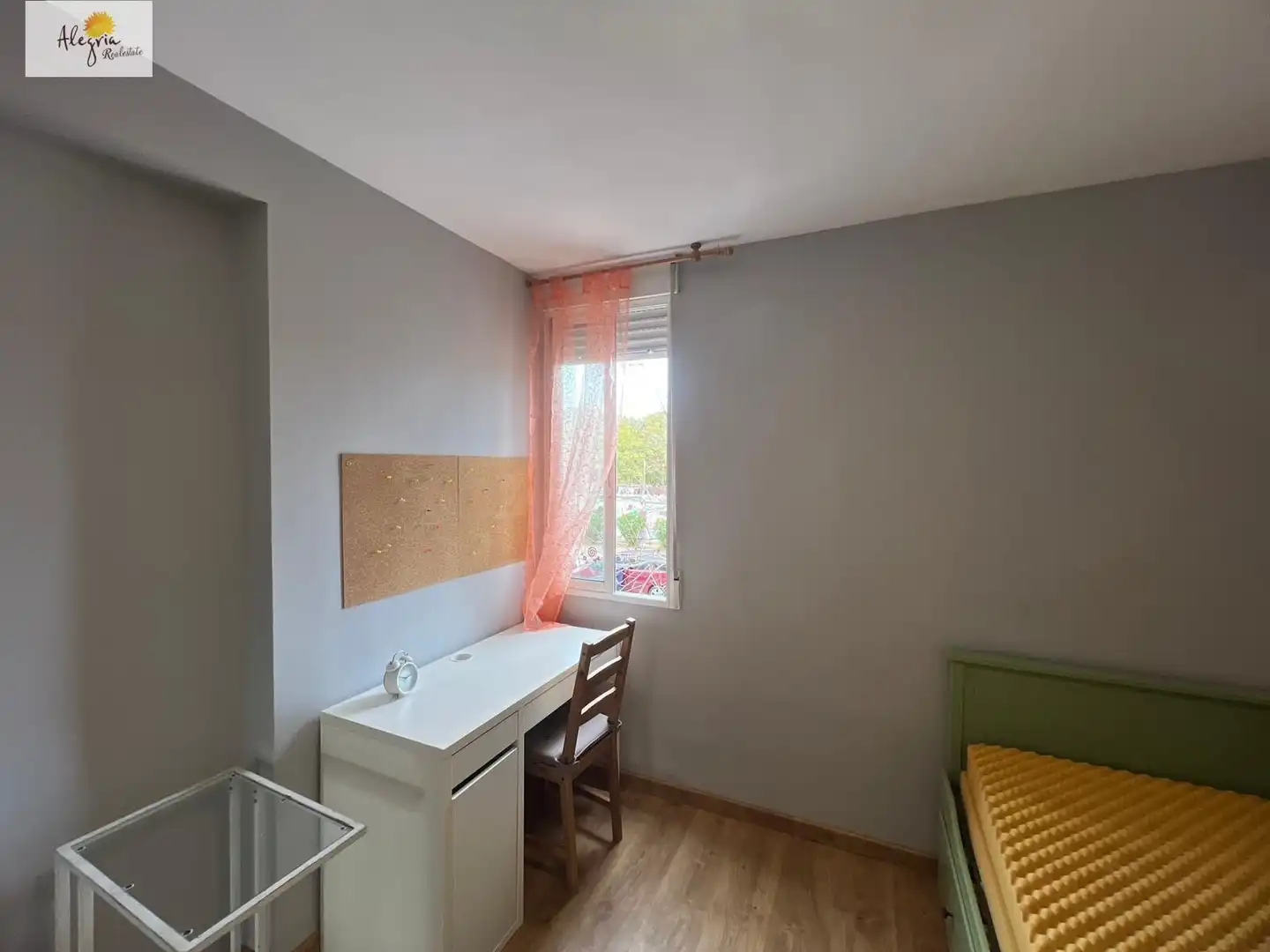 Habitación de Piso en venta en Valencia con Aire acondicionado, Terraza y Amueblado