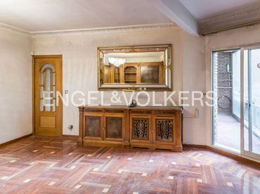 Piso con ascensor en venta en Calle Alcalá